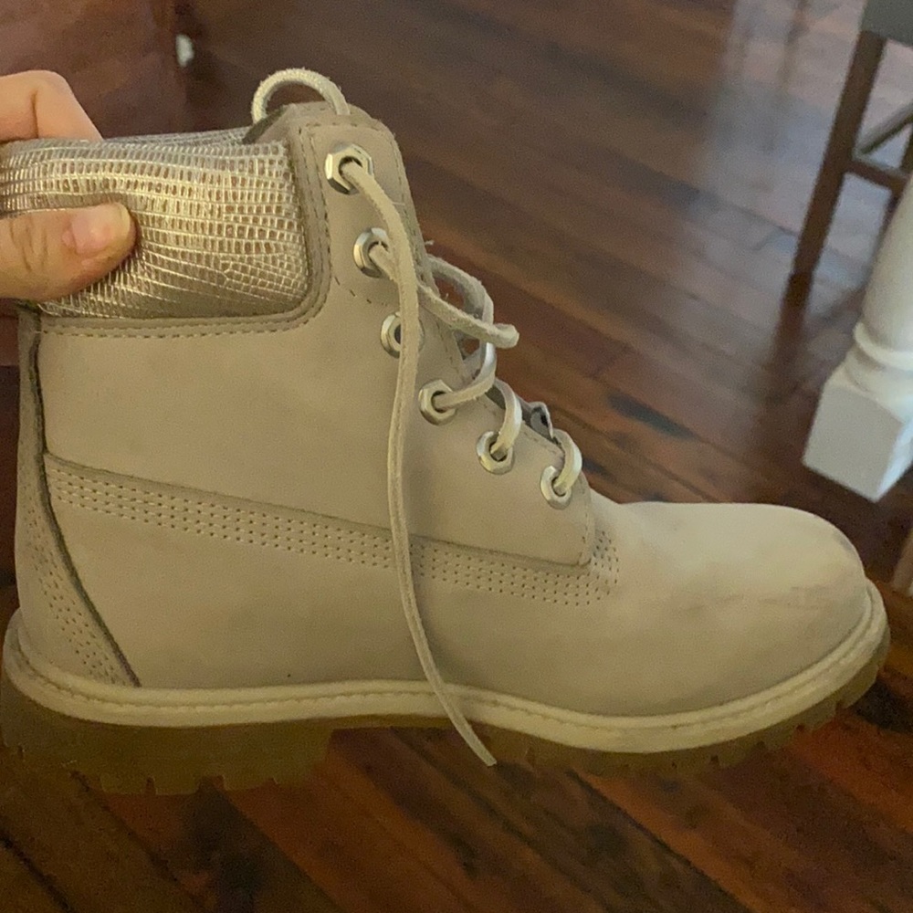 Women’s timberlands size 7